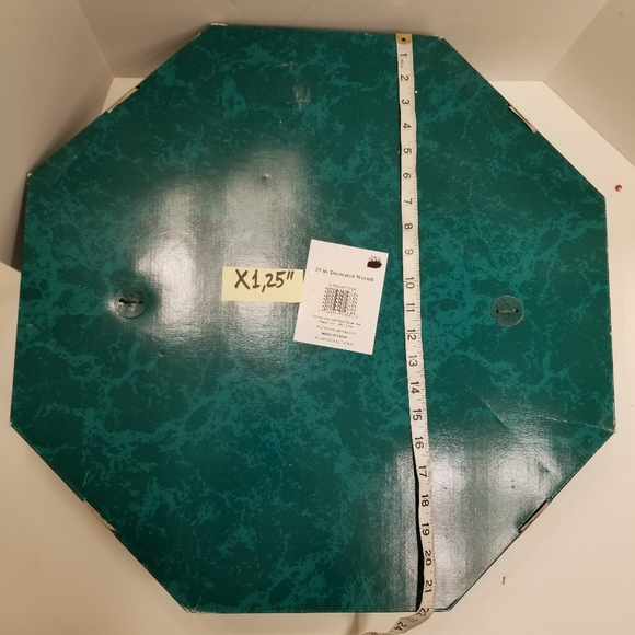 25" Red Berries Christmas Thanksgiving Wreath in  Original Box - Picture 10 of 11